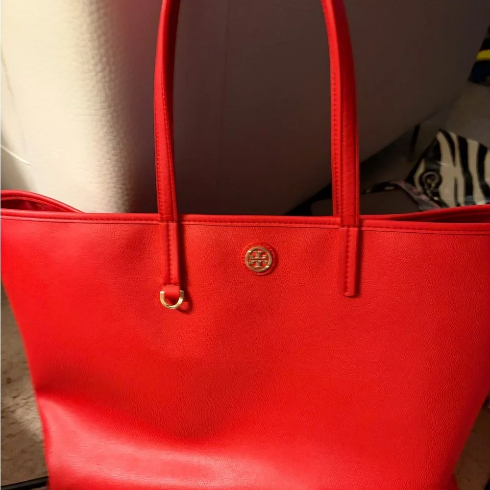 Tory Burch Classic Red Tote - Picture 3 of 12